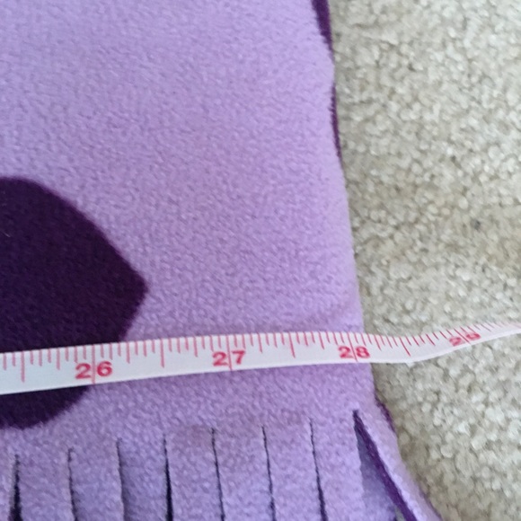 GAP Reversible Purple/Lavender Heart Scarf - Picture 6 of 6